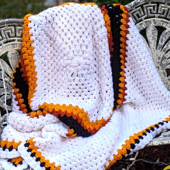 Handmade Knit crochet blanket - Picture 1 of 8